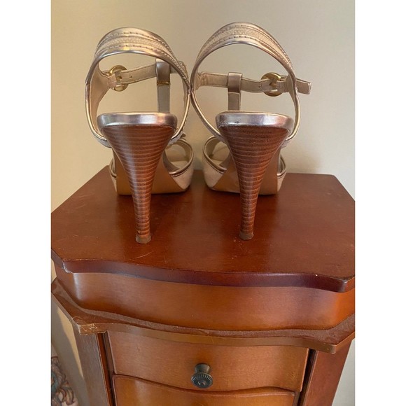 TAHARI T-Strap Sandal‎ Heels Brown Tan, Size 8M - Picture 4 of 5